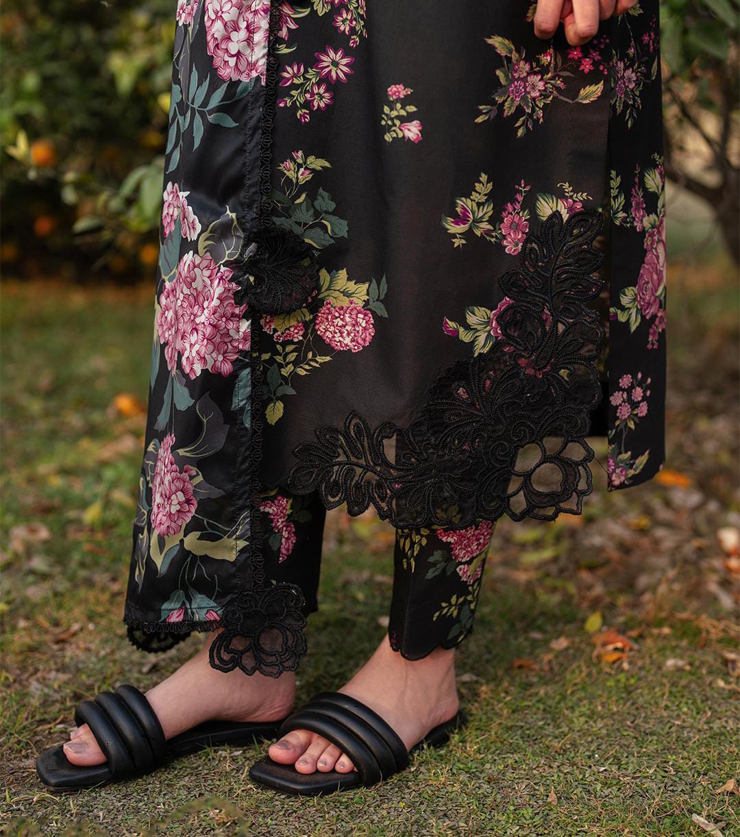 Embroidered Linen Unstitched 3 Piece - Winter Collection
